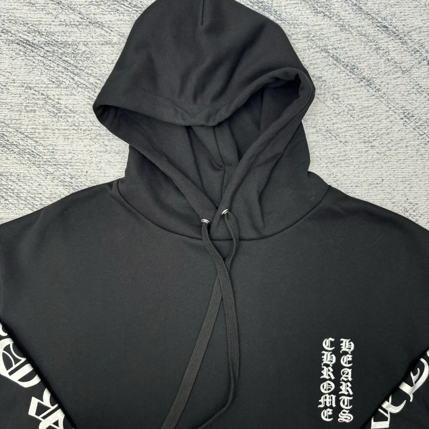 P400 Chrome Herat 25 1988 limited Sanskrit printed hooded sweatshirt Size: S/M/L The fabric is made of fleece 420g cotton. The printing uses a variety of printing processes. Thermosetting ink printing.